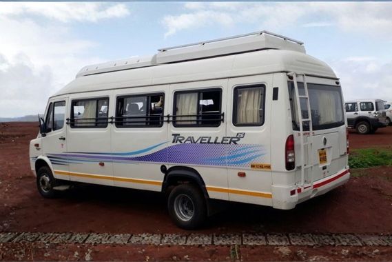 force_traveller_27_seater (2)