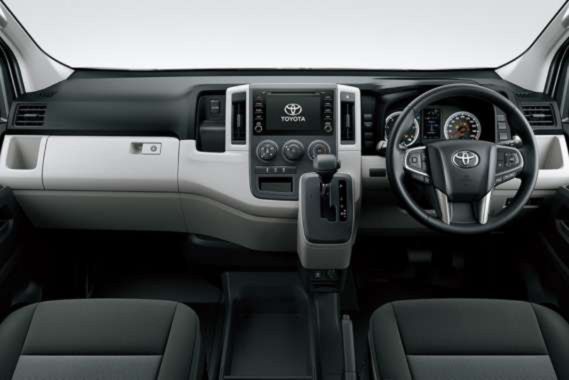toyota_hiace_commuter_rd_mobility (3)